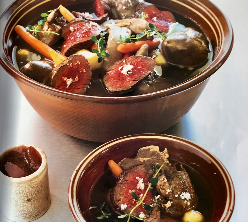 VILT I BULJONG, REVET PEPPERROT OG ROGNEBÆRGELE | Appetitt